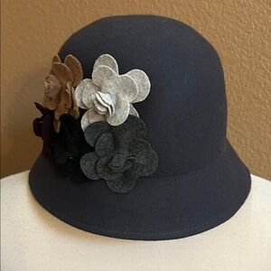 Chic Women's Floral Hat in Black